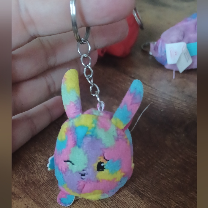 Pikmi Pops Surprise Scented Plushie Beanie Keychain
